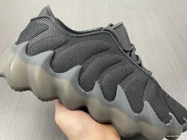 YEEZY ADIDAS H68032 400 0519